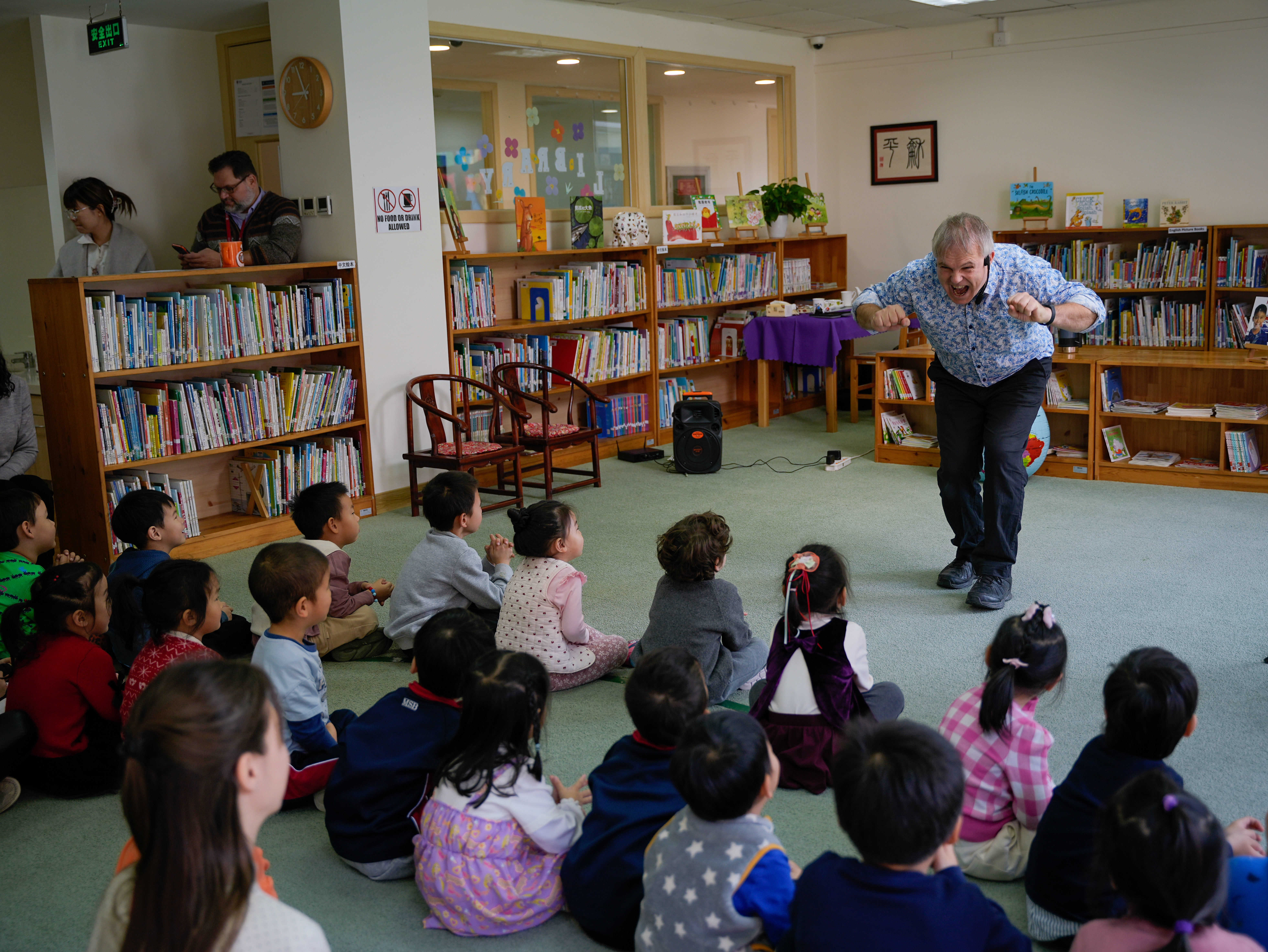 Andy Wright International Storyteller performing Folk, Fairy Tales Narratives Global World Storytelling