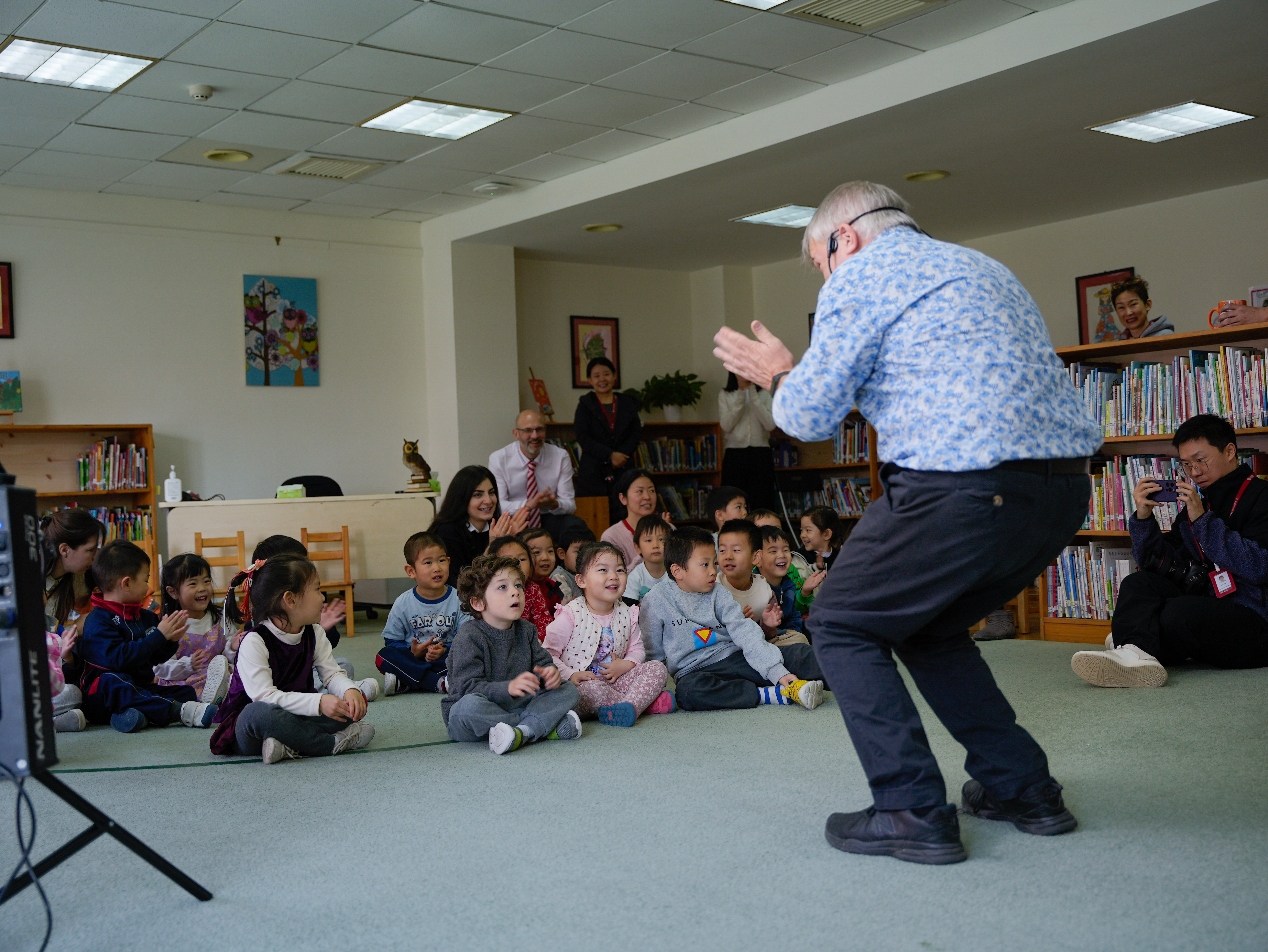 Andy Wright International Storyteller performing Folk, Fairy Tales Narratives Global World Storytelling