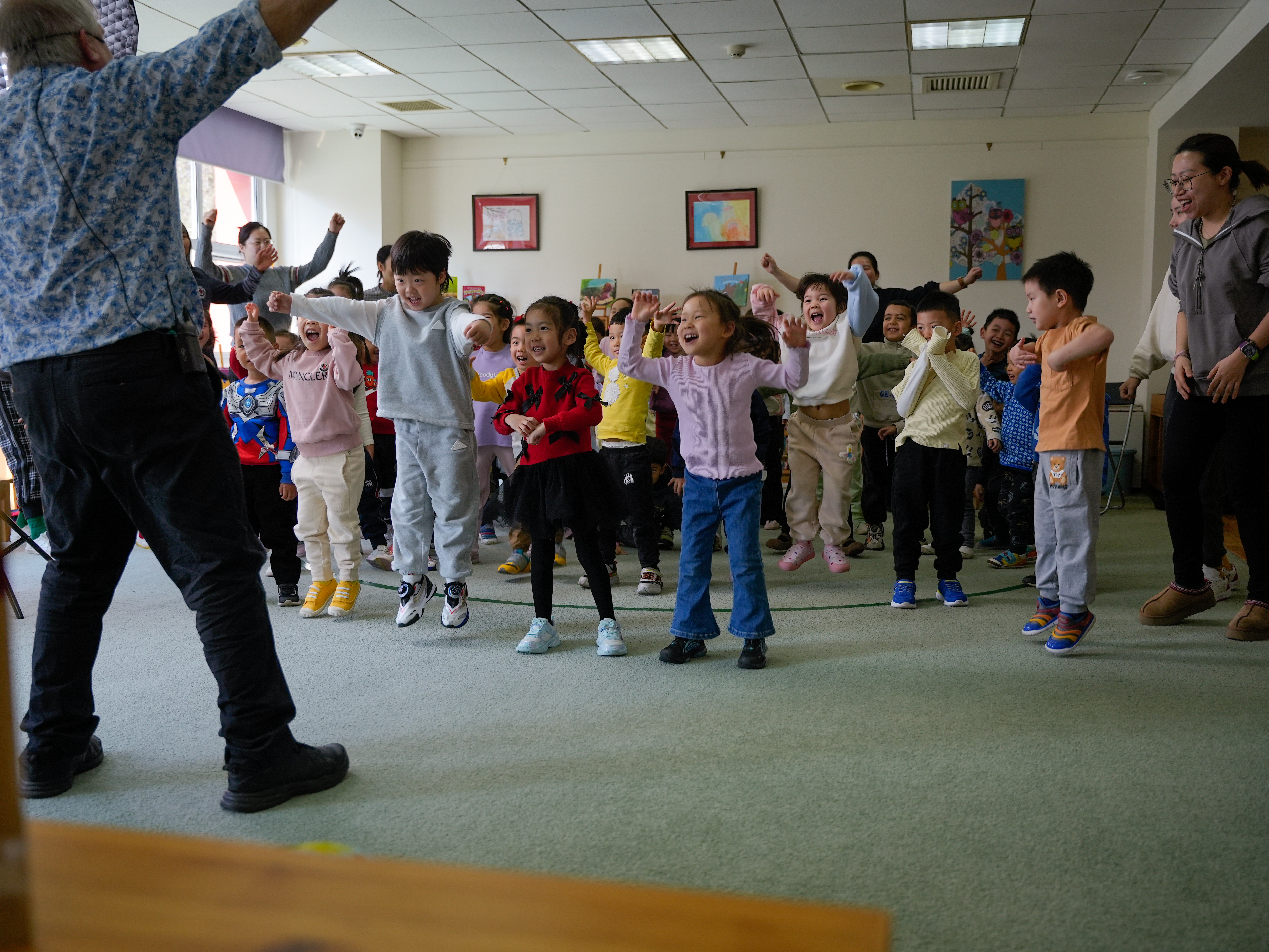 Andy Wright International Storyteller performing Folk, Fairy Tales Narratives Global World Storytelling