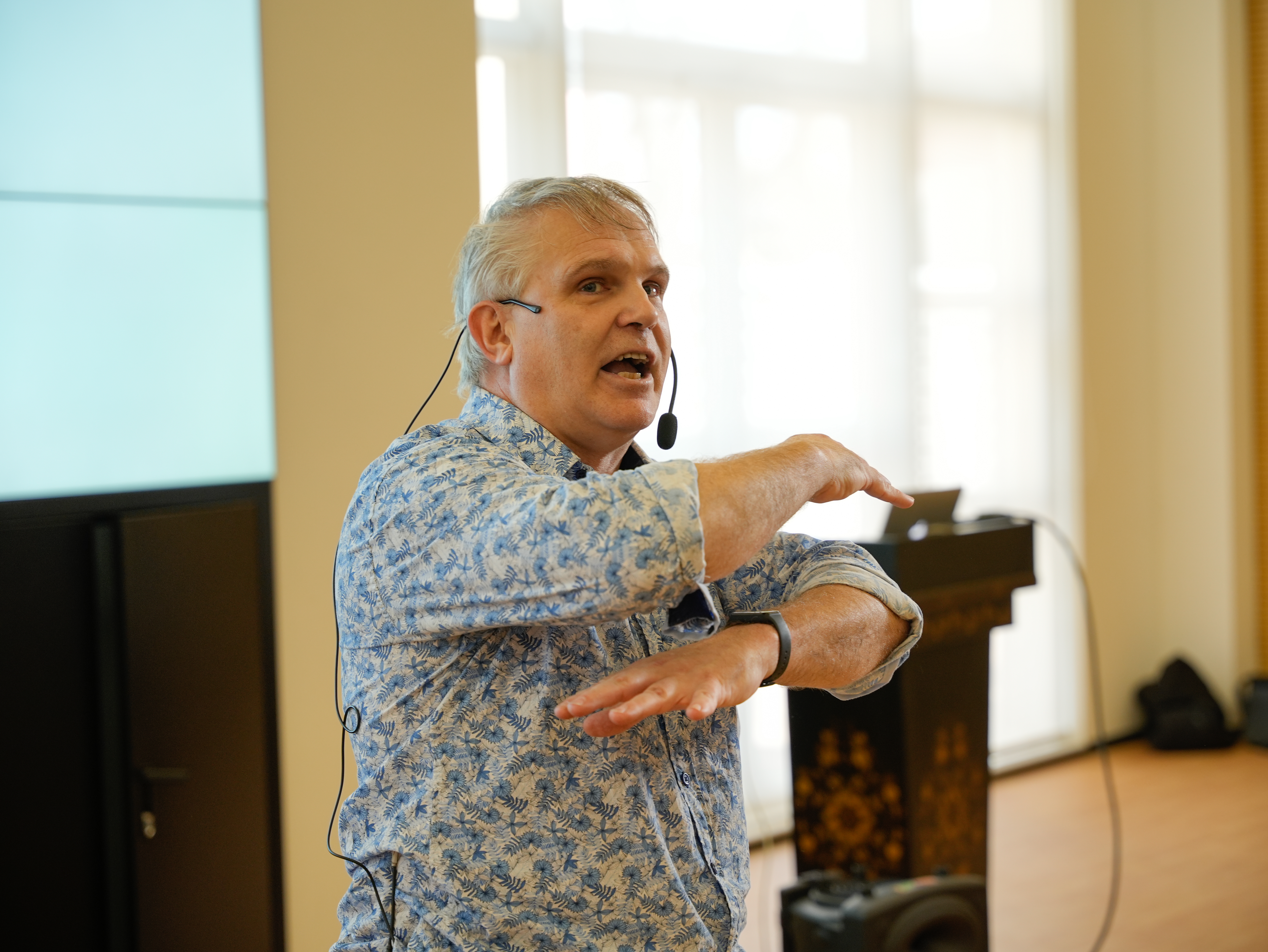 Andy Wright International Storyteller performing Folk, Fairy Tales Narratives Global World Storytelling